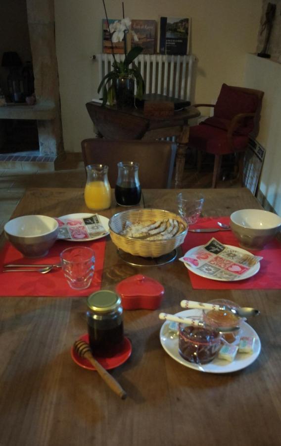 Chez Sylvie, Chambre Calme แซงต์-เลยอง-ซูร์-เวแซร์ ภายนอก รูปภาพ