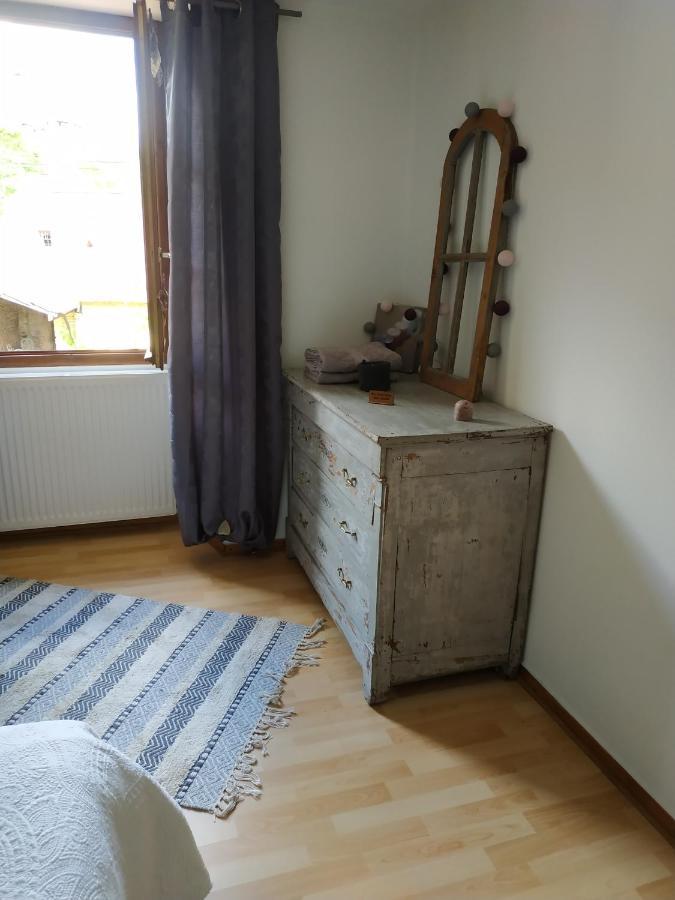 Chez Sylvie, Chambre Calme แซงต์-เลยอง-ซูร์-เวแซร์ ภายนอก รูปภาพ