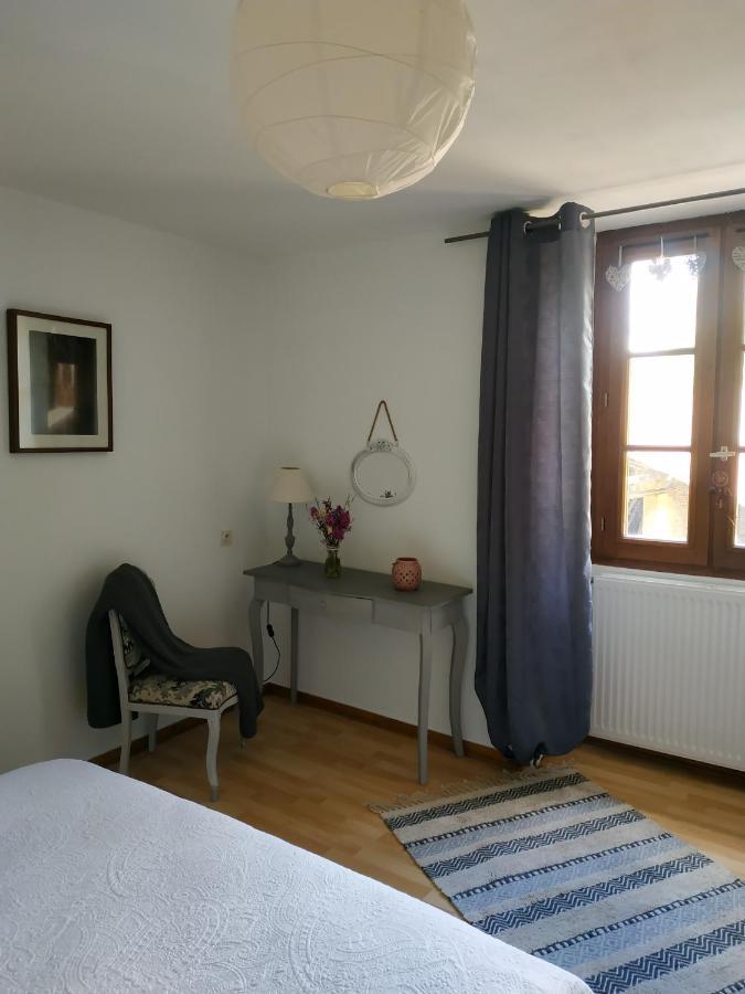 Chez Sylvie, Chambre Calme แซงต์-เลยอง-ซูร์-เวแซร์ ภายนอก รูปภาพ